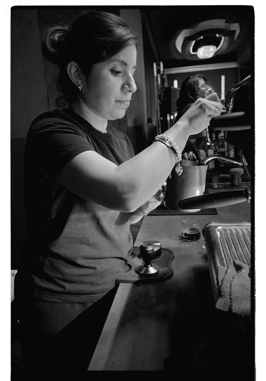 Barista preparando espresso